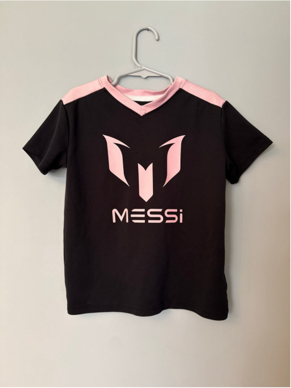Boys Messi Soccer Jersey Size 5 Black and Pink